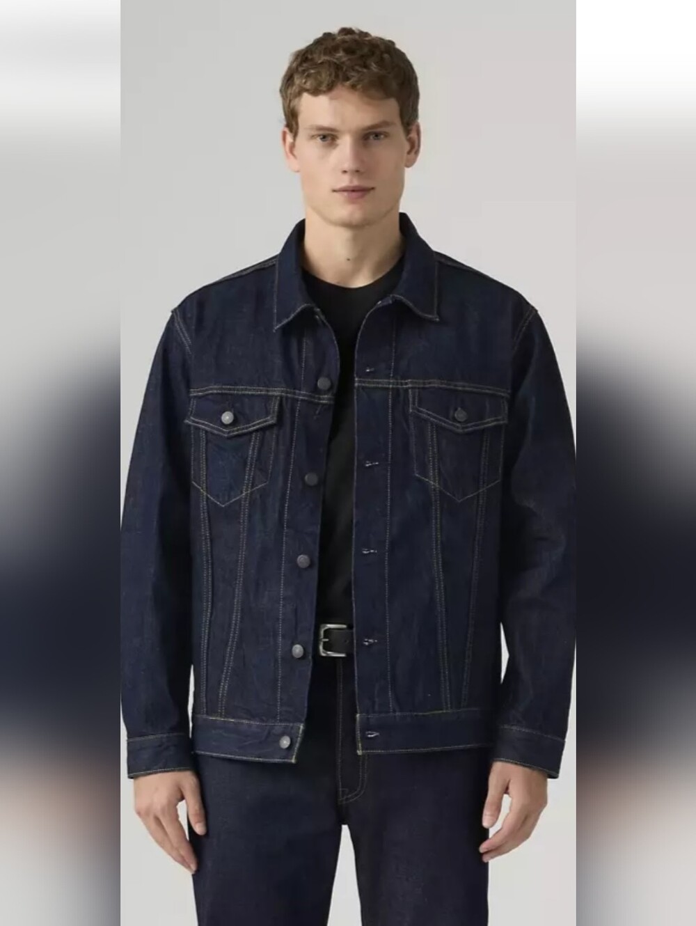 Levi's Signature Dark Indigo Denim Trucker Jacket with Contrast Stitching